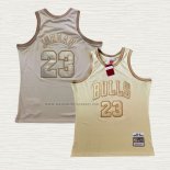 Camiseta Michael Jordan NO 23 Chicago Bulls Mitchell & Ness 1997-98 Oro