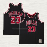 Camiseta Michael Jordan NO 23 Nino Chicago Bulls Mitchell & Ness 1997-98 Negro