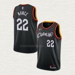 Camiseta Larry Nance Jr NO 22 Cleveland Cavaliers Ciudad 2020-21 Negro .