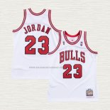 Camiseta Michael Jordan NO 23 Chicago Bulls Mitchell & Ness 1995-96 Blanco