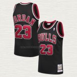 Camiseta Michael Jordan NO 23 Chicago Bulls Mitchell & Ness 1997-98 Negro
